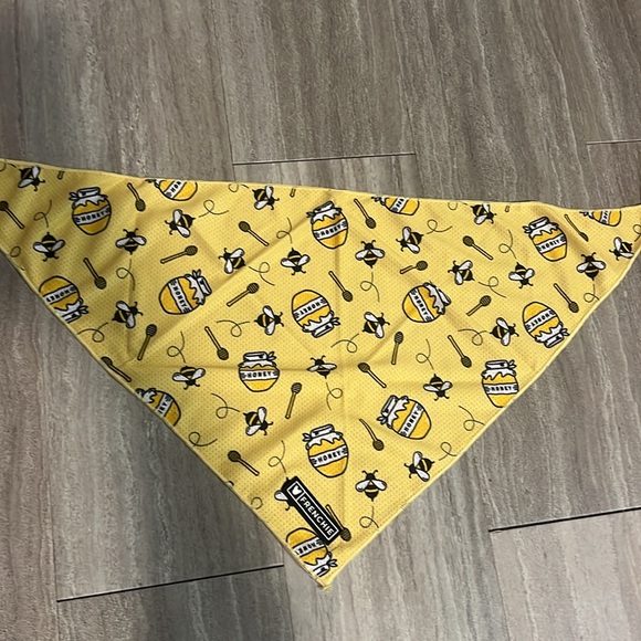 Frenchie Bulldog Cooling Bandana in Honeybee - Picture 2 of 3